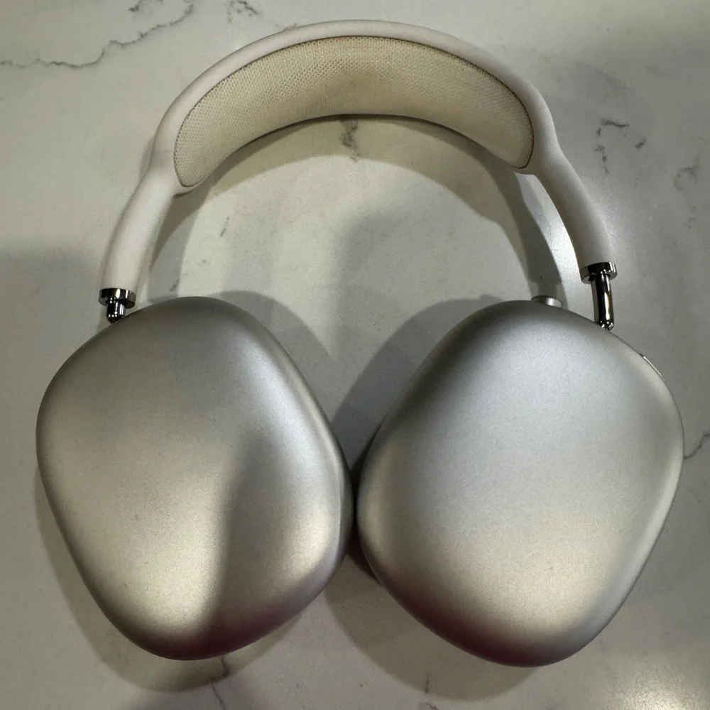 Apple AirPods Max - Picture 1 of 7